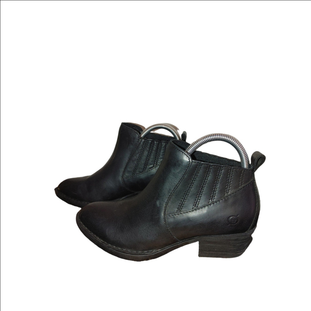 Born Beebe Ankle Booties Size 7M